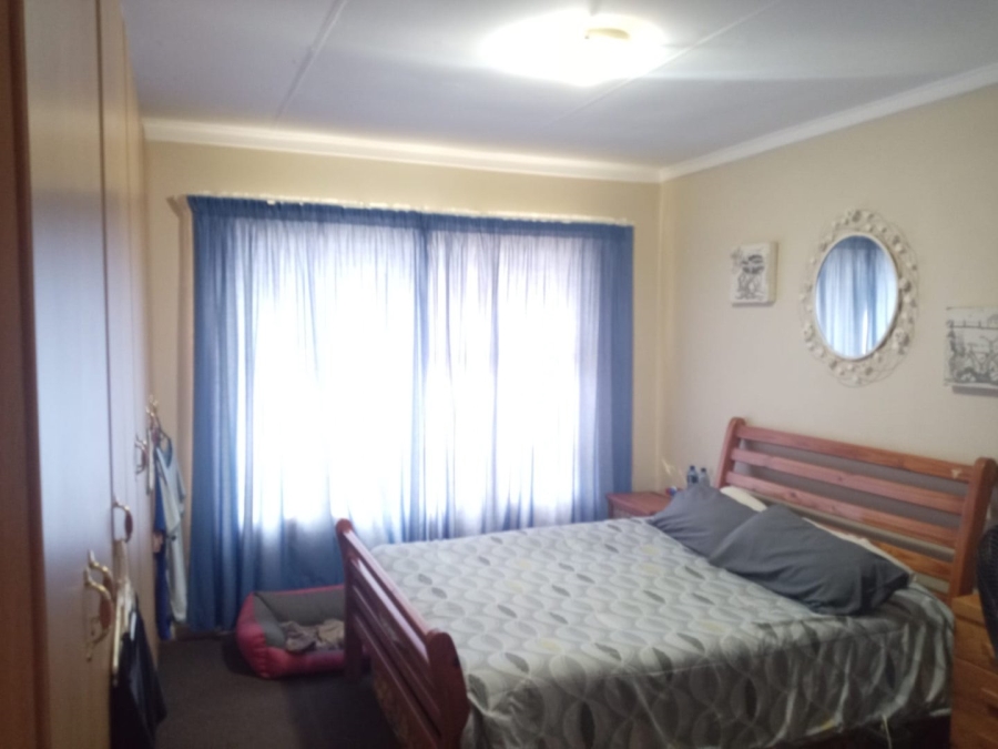 2 Bedroom Property for Sale in Langenhovenpark Free State